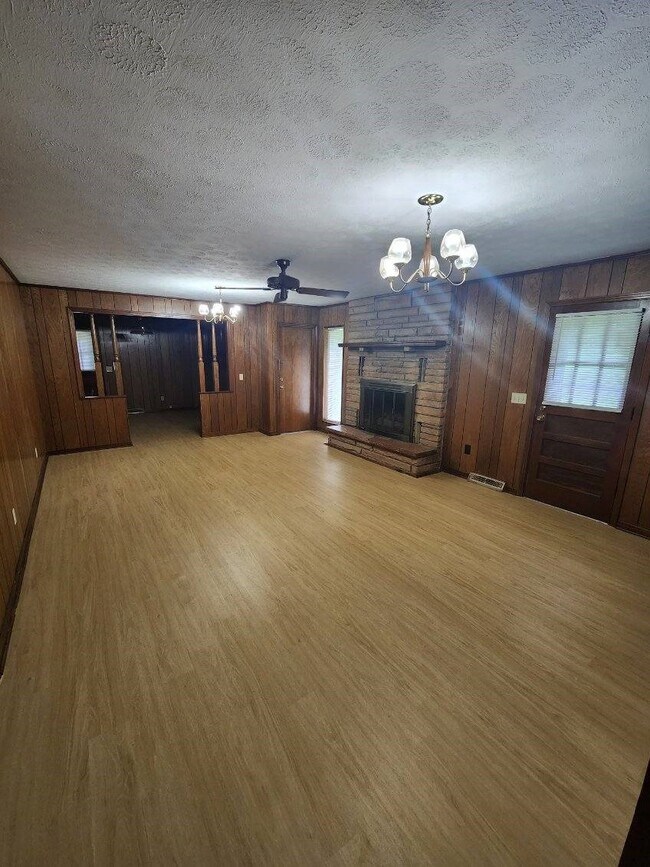 Foto del edificio - 900 Hamlet Ave