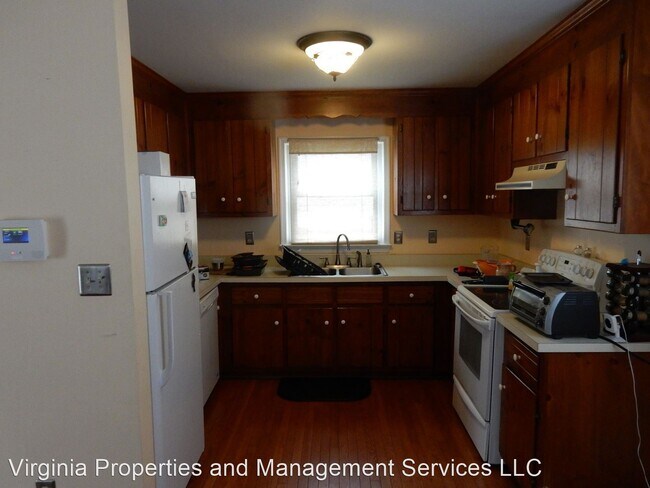 Building Photo - 3 br, 2.5 bath House - 11100 Stilton Drive