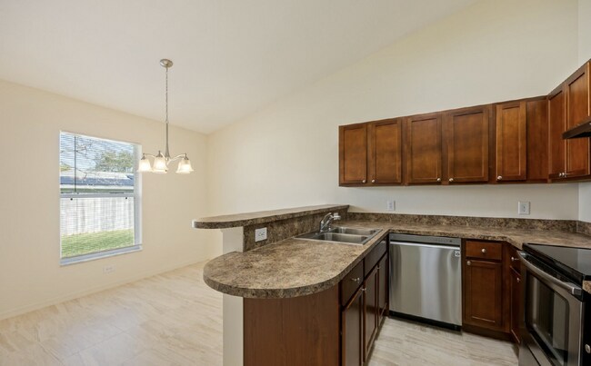 Foto del edificio - Charming 2-Bed, 2-Bath Home on Foxwood Drive – Cozy Living in Melbourne!