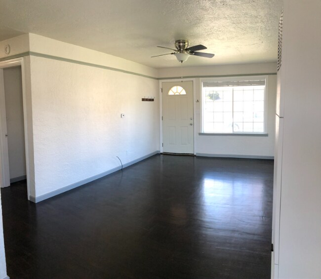 Building Photo - 1453 Crescent Ave