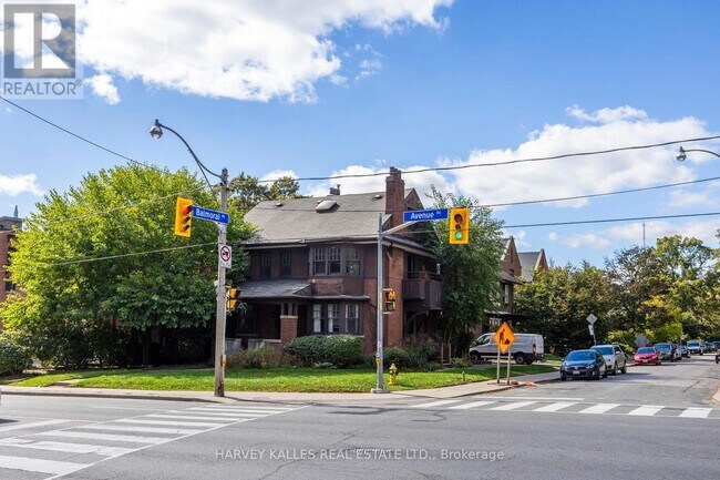 Building Photo - 440 Avenue Rd