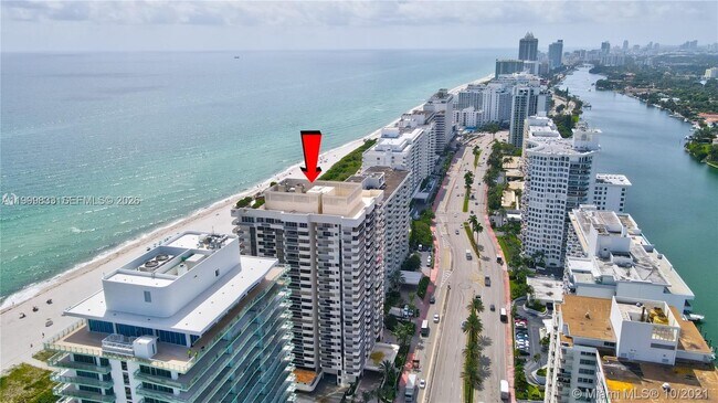 Foto del edificio - 5757 Collins Ave