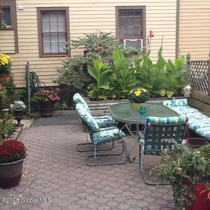 Primary Photo - 60 Phila St