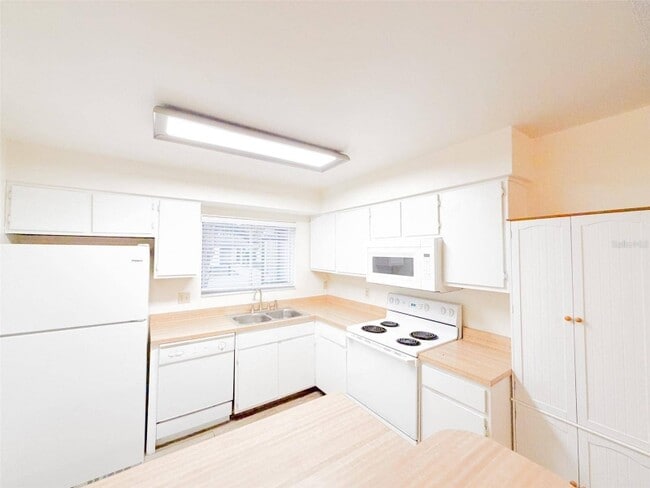 Building Photo - 10319 Matchlock Dr