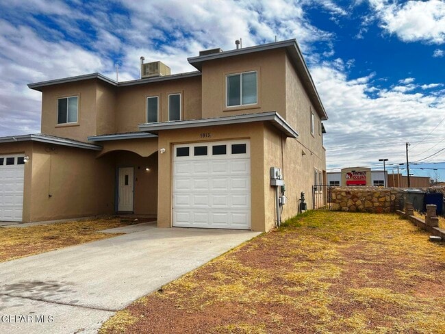 Building Photo - 5913 Cielo De Oro Pl