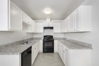 Building Photo - 634 Luke St