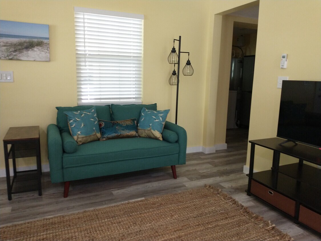 137 NW Shannon Ave, Melbourne, FL 32904 House Rental in Melbourne, FL