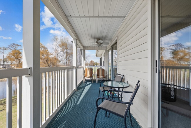Building Photo - 557 White River Dr
