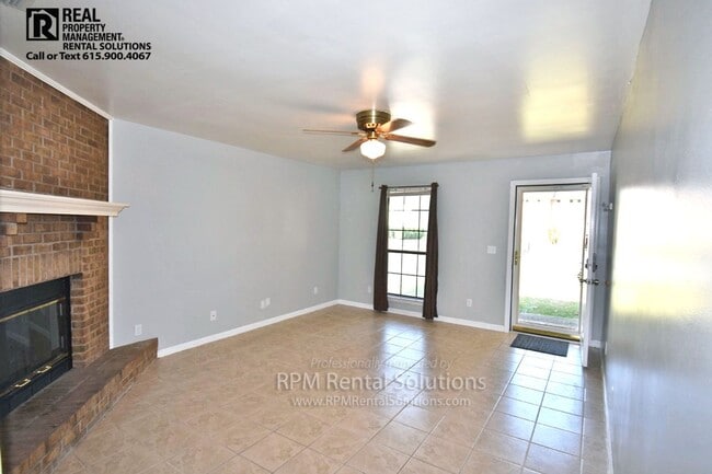 Building Photo - 2BR/2BA Mboro duplex near MTSU and fenced ...