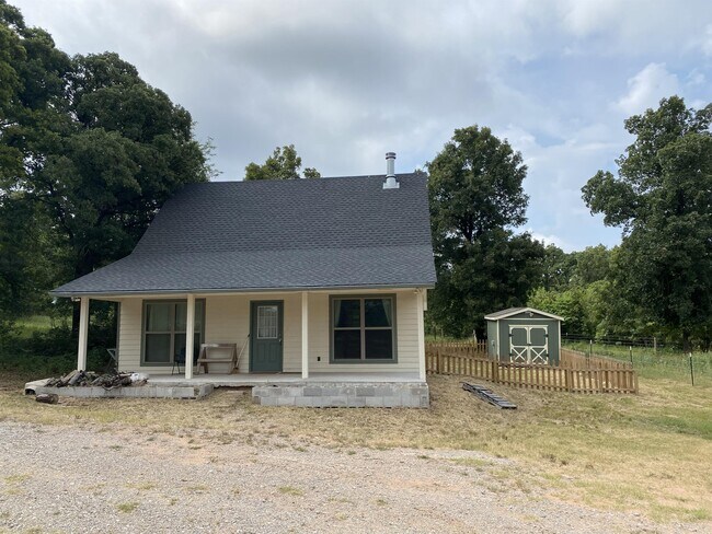 Building Photo - 3590 Hensley Dr