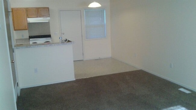Building Photo - 2072 N Gladewater Ave