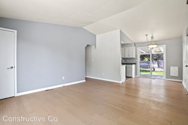Building Photo - 3 br, 1 bath House - 10105 W Granger Avenue