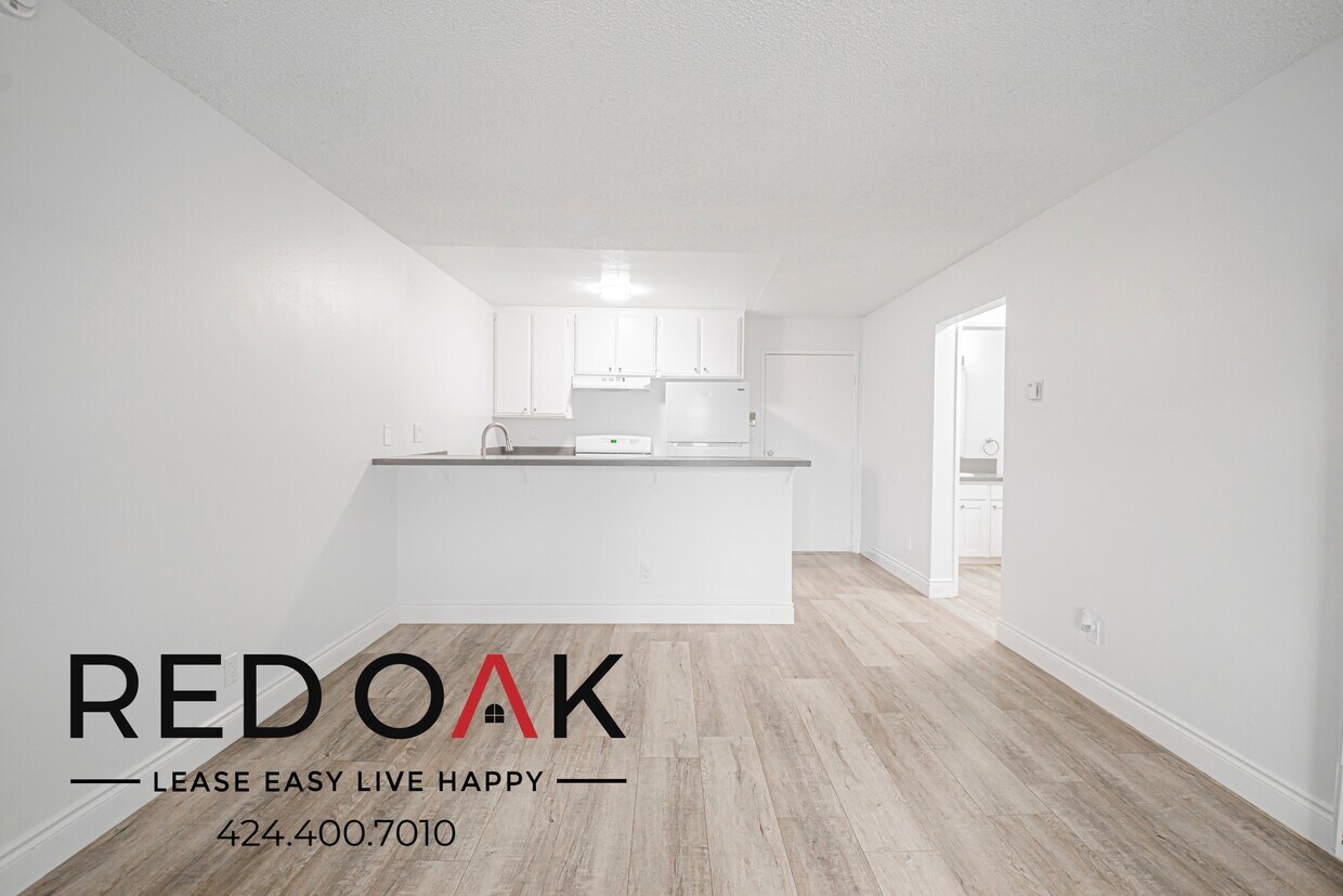 Foto principal - 706 McDonald Ave