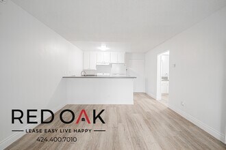 Building Photo - 706 McDonald Ave