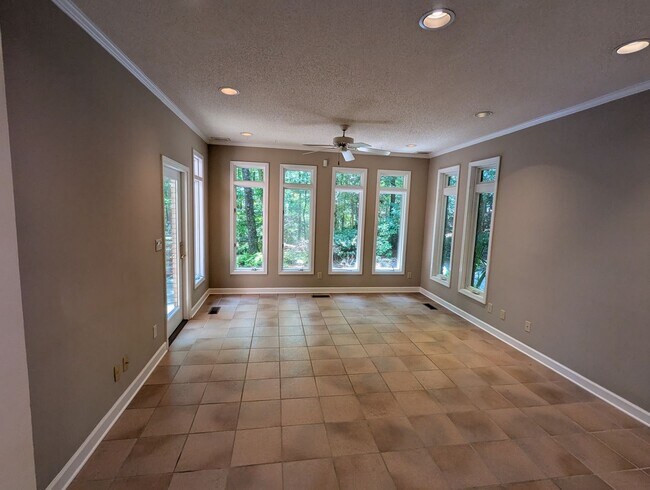 Foto del edificio - Fabulous 5 Bedroom Home in North River