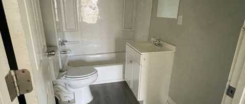 Foto del edificio - 2410 Clinton St