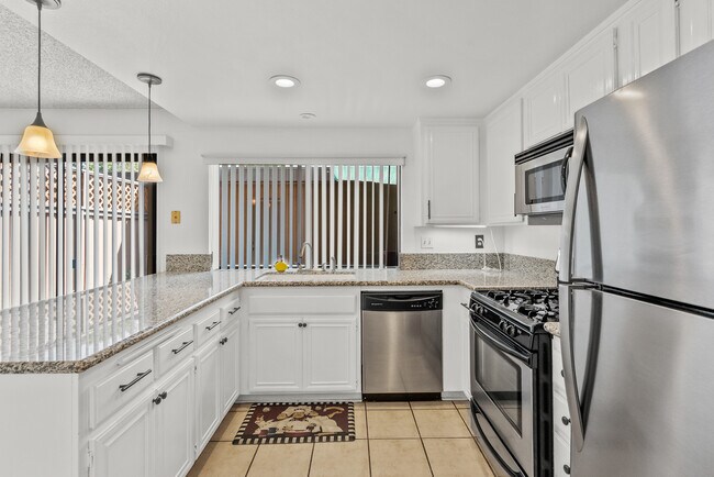 Foto del edificio - 14456 Foothill Blvd