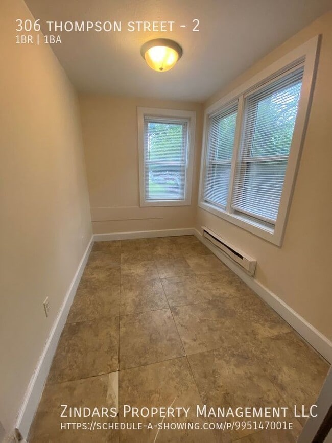 Foto del edificio - 306 Thompson St