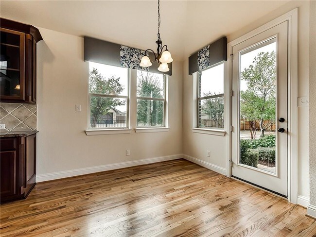 Foto del edificio - 15613 Sweetpine Ln