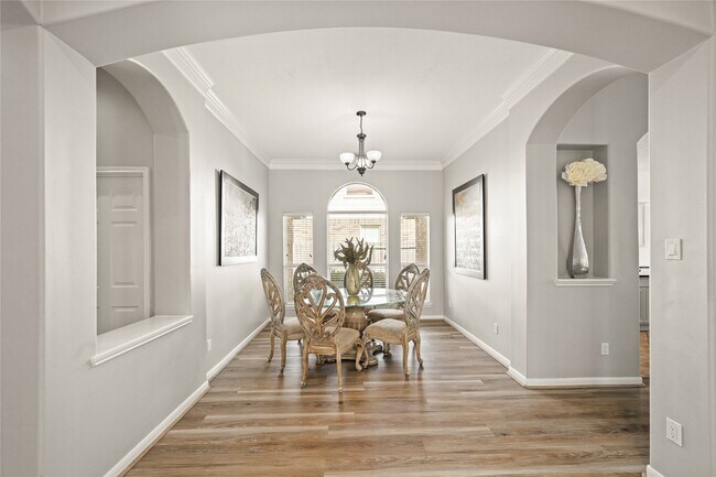 Building Photo - 1330 Leigh Gdns Dr