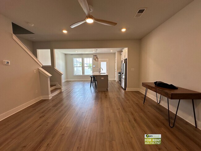 Foto del edificio - 3/2.5 Townhome Available Now!