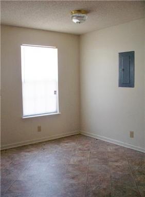 Building Photo - 115 Ballygar St