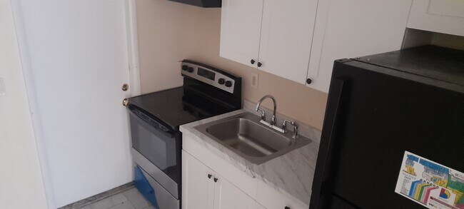 Foto del edificio - 706 SW 4th Ter