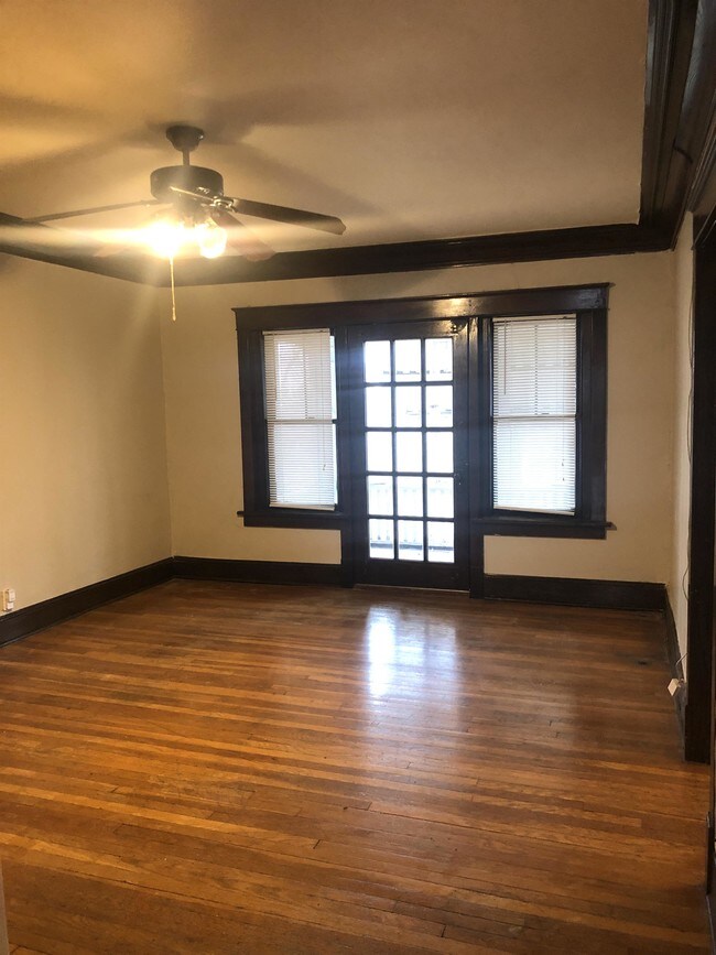 Foto del edificio - 912 E 41st St