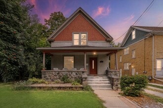 Building Photo - 910 W Huron St