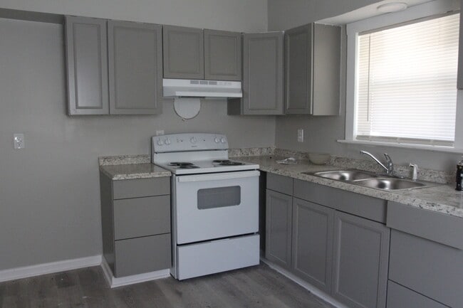 Foto del edificio - 1922 Skylane Dr