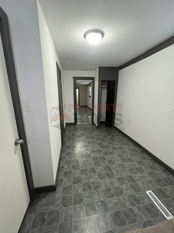 Building Photo - 15 Rimbach St