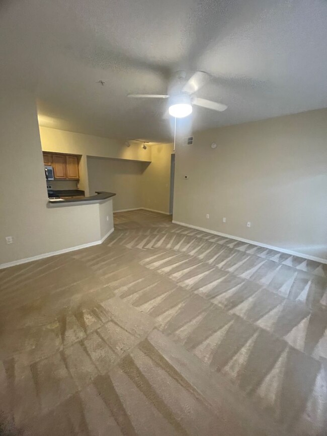 Building Photo - Gated Townhome in MetroWest
