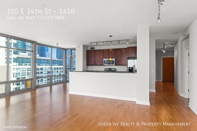Building Photo - Spacious South Loop High Rise Condo- 2 Bed...