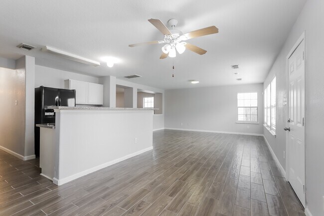 Foto del edificio - 11210 Flying Geese Ln