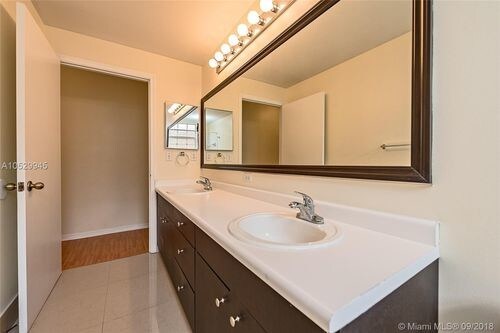 Building Photo - 1588 Barcelona Way