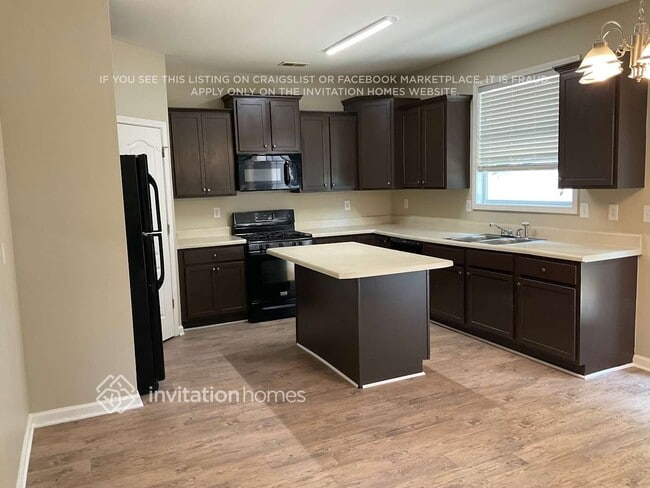 Foto del edificio - 1917 Peach Shoals Cir