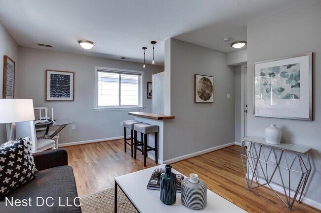 Foto del edificio - 1 br, 1 bath House - 807 Varnum St NW Unit 5