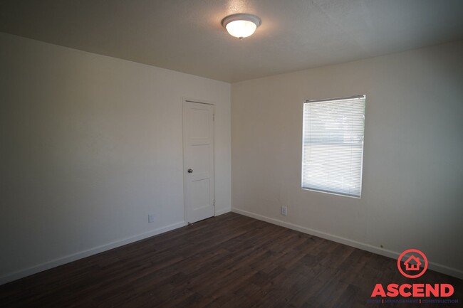 Building Photo - 2119 Watson St