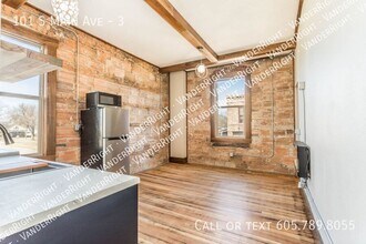 101 S Main Ave