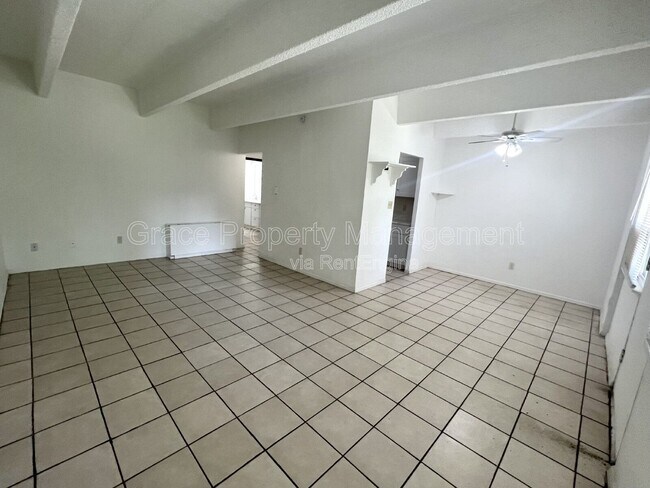 Foto del edificio - 364 S Ironton St