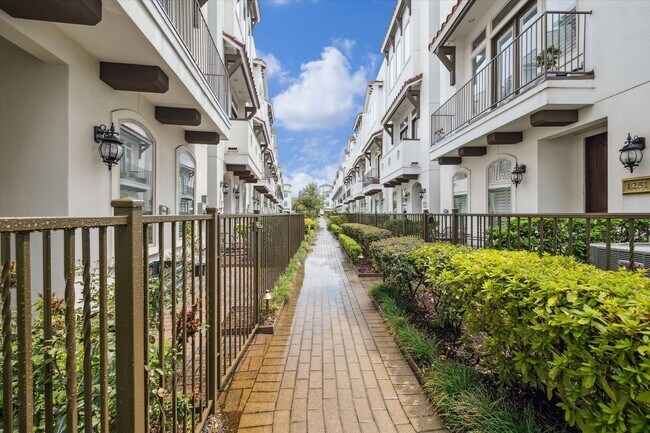 Building Photo - Rice Military Home for Lease! Move-in Ready!