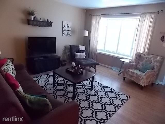 Building Photo - 3 br, 1.5 bath House - 281 Riverview Drive