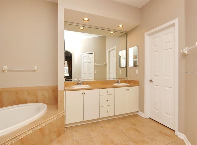 Foto del edificio - 13714 Artesa Bell Dr