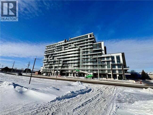 Building Photo - 461 Green Rd