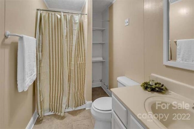 Foto del edificio - 206 Star Ridge Rd