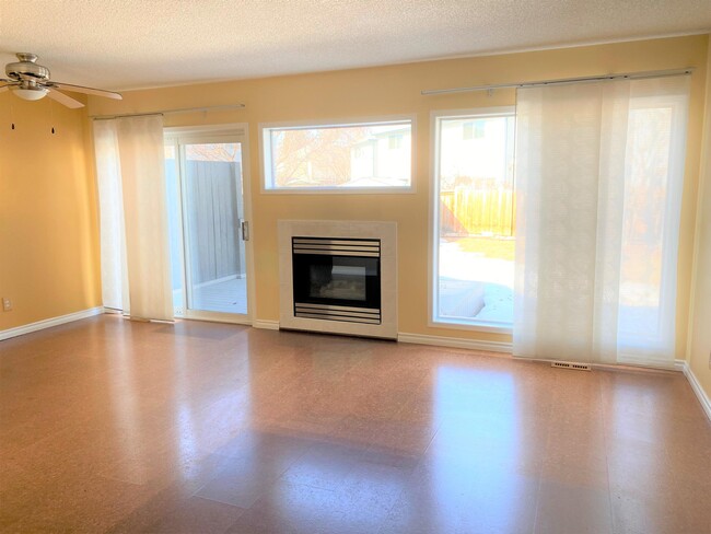 Photo du bâtiment - 501-501 Youville Dr E Northwest