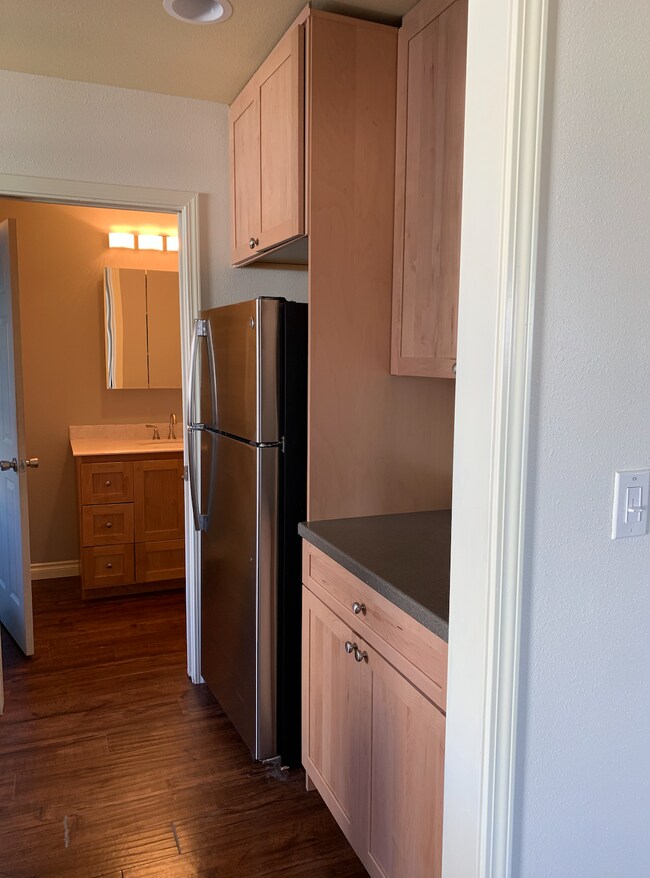 Building Photo - 2053 Gilman Dr W