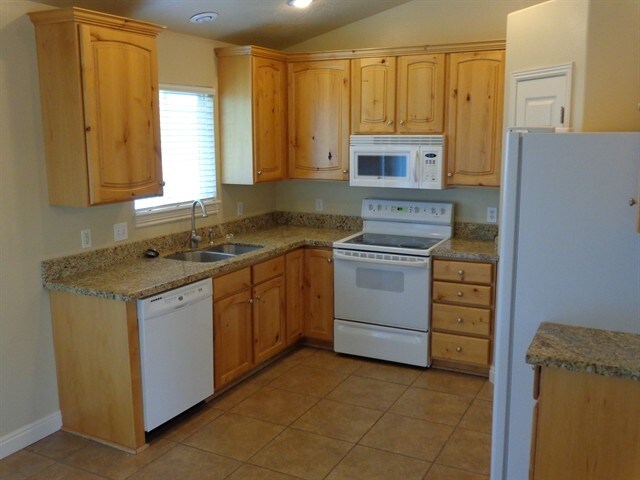 Building Photo - 379 S 410 W