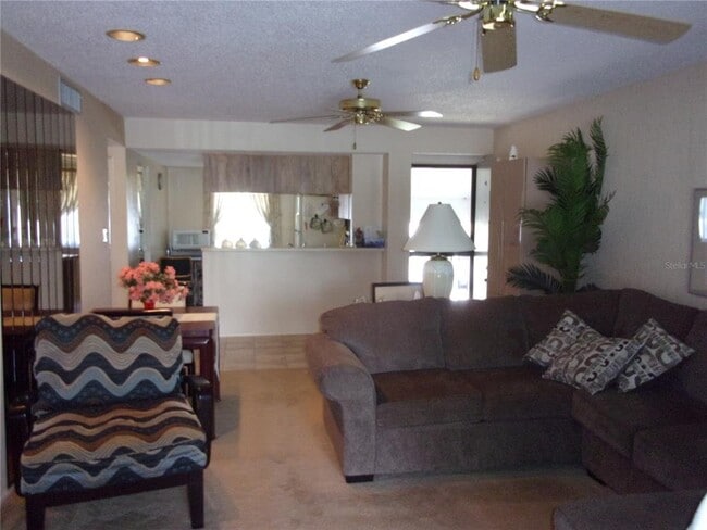 Foto del edificio - 216 Cypress Ln