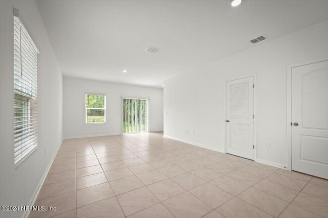 Foto del edificio - 38 Tidal Bch Ave